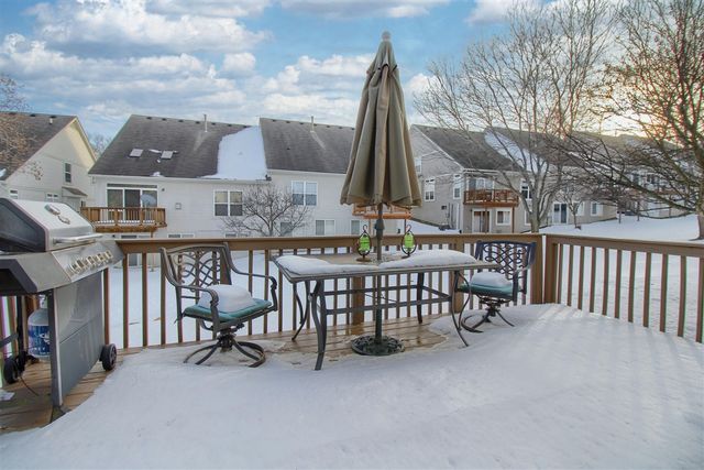 8165 Sequoia Lane, White Lake, MI 48386