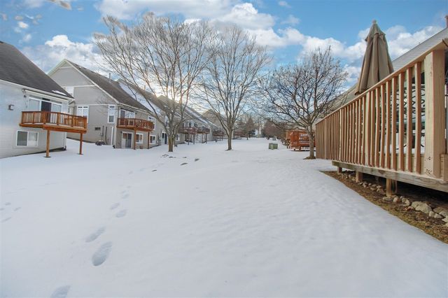 8165 Sequoia Lane, White Lake, MI 48386