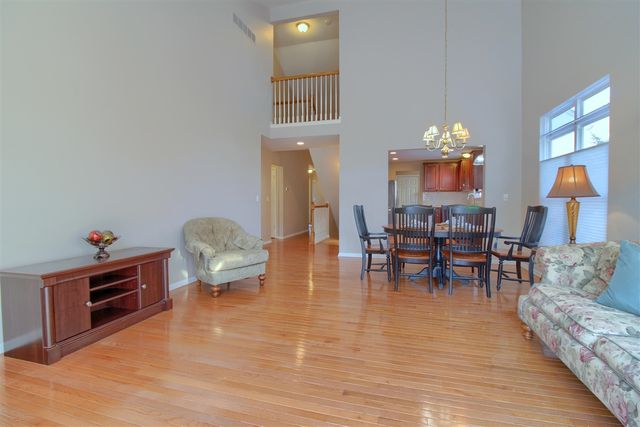 8165 Sequoia Lane, White Lake, MI 48386