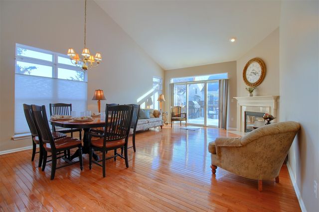 8165 Sequoia Lane, White Lake, MI 48386