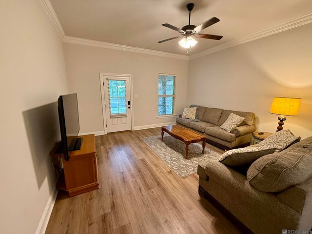 7306 Kenilworth Crossing Ave, Baton Rouge, LA 70820