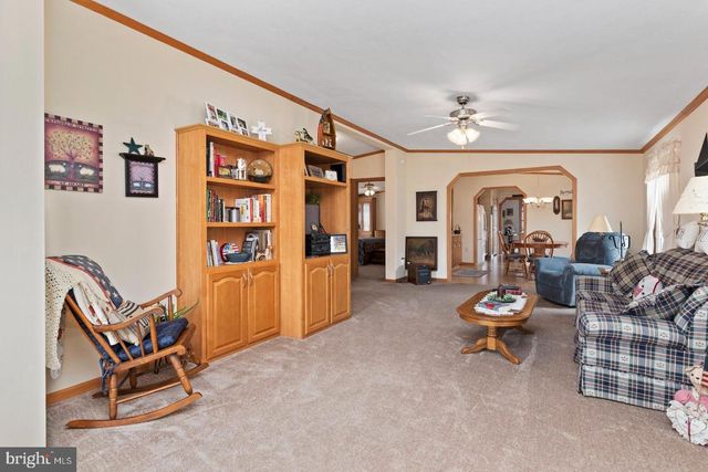 30 ADELE AVE, Carlisle, PA 17015