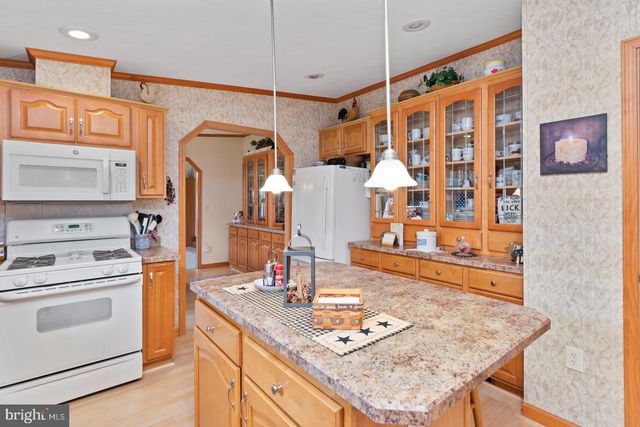 30 ADELE AVE, Carlisle, PA 17015