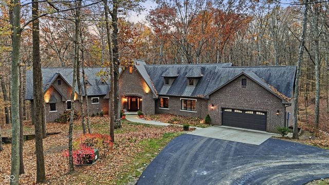 8851 S Peoga Road, Trafalgar, IN 46181