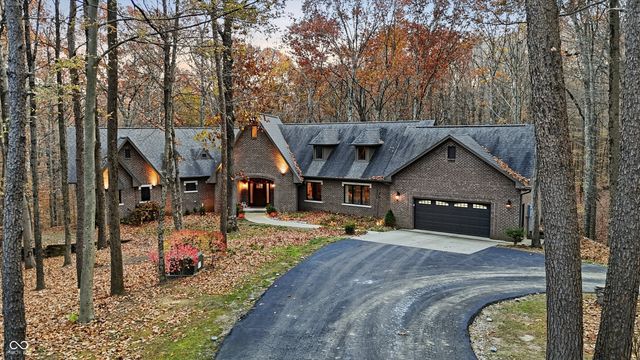 8851 S Peoga Road, Trafalgar, IN 46181