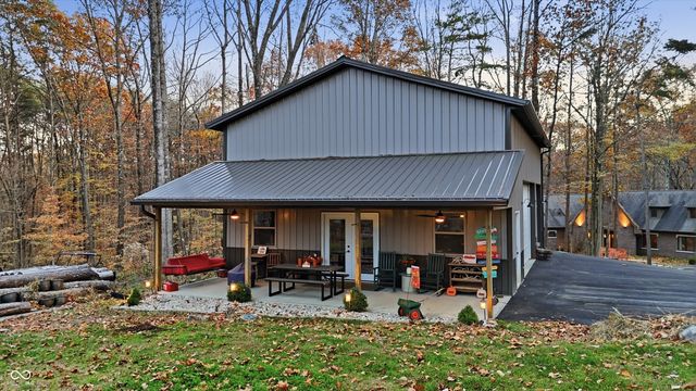 8851 S Peoga Road, Trafalgar, IN 46181