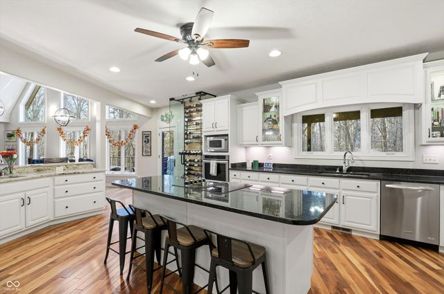 8851 S Peoga Road, Trafalgar, IN 46181