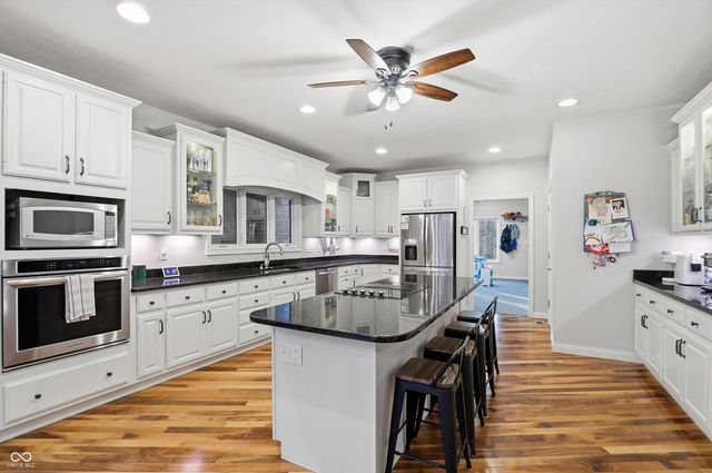 8851 S Peoga Road, Trafalgar, IN 46181