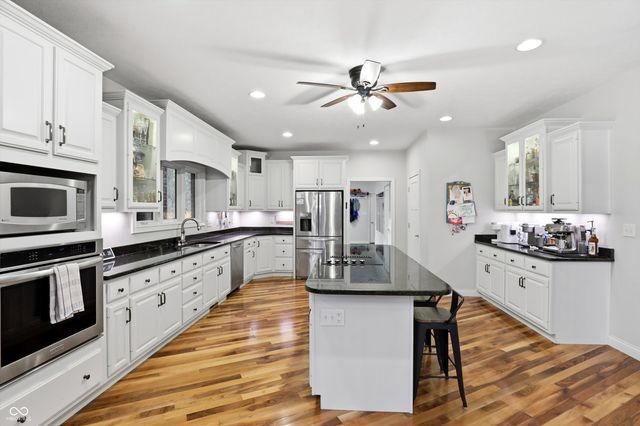 8851 S Peoga Road, Trafalgar, IN 46181