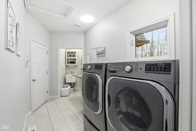 8851 S Peoga Road, Trafalgar, IN 46181