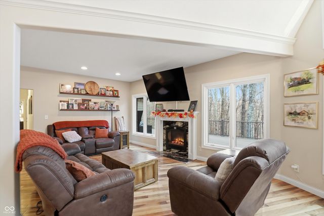 8851 S Peoga Road, Trafalgar, IN 46181