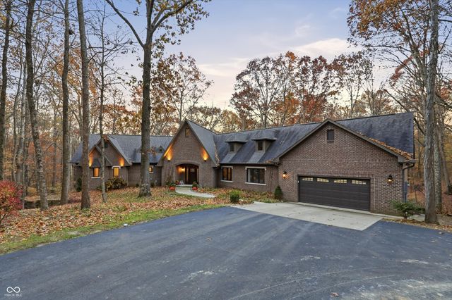 8851 S Peoga Road, Trafalgar, IN 46181