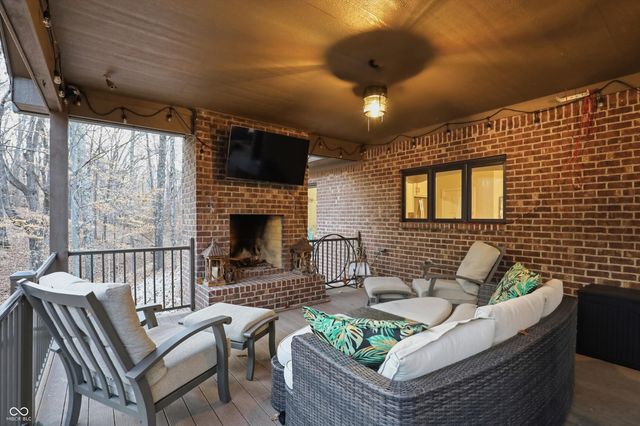 8851 S Peoga Road, Trafalgar, IN 46181