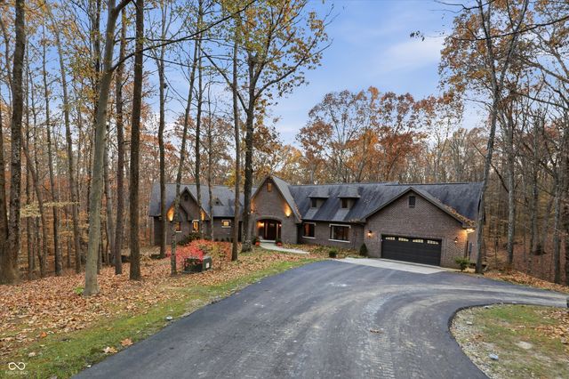 8851 S Peoga Road, Trafalgar, IN 46181