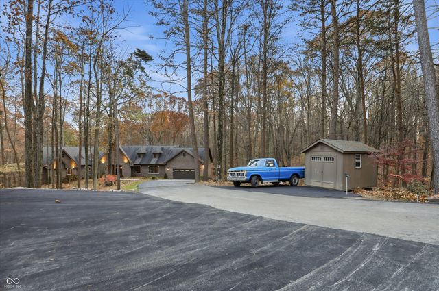 8851 S Peoga Road, Trafalgar, IN 46181