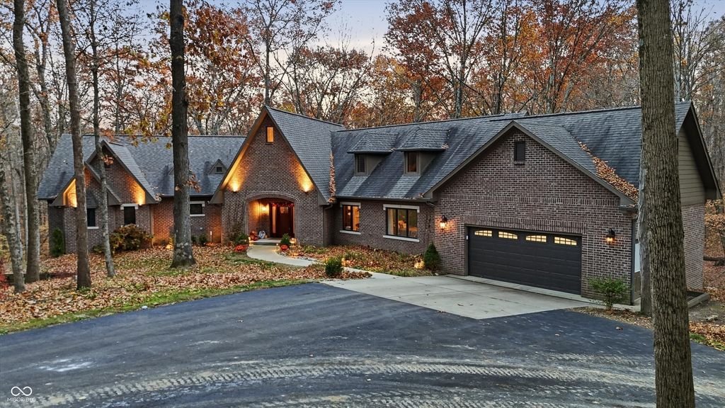 8851 S Peoga Road, Trafalgar, IN 46181