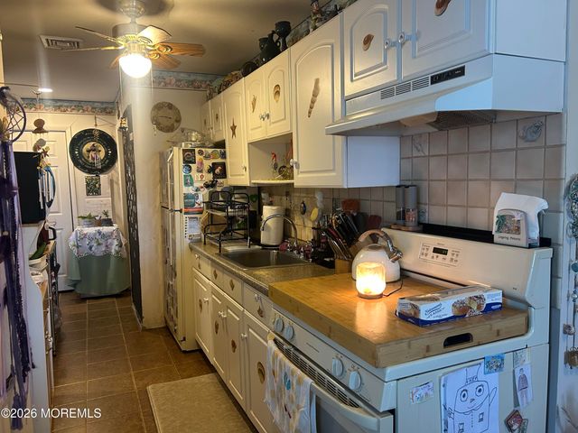 128 Chamone Avenue, Leonardo, NJ 07737
