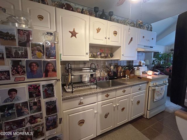 128 Chamone Avenue, Leonardo, NJ 07737
