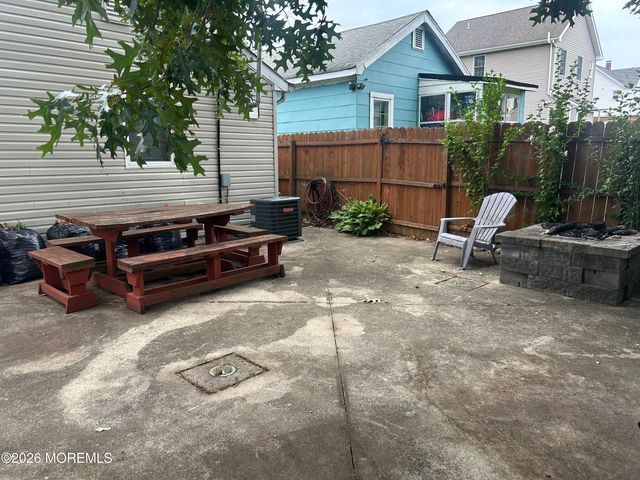 128 Chamone Avenue, Leonardo, NJ 07737