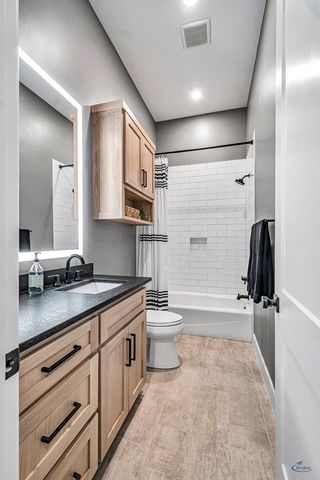 5211 Balfour Ct, Midland, TX 79707