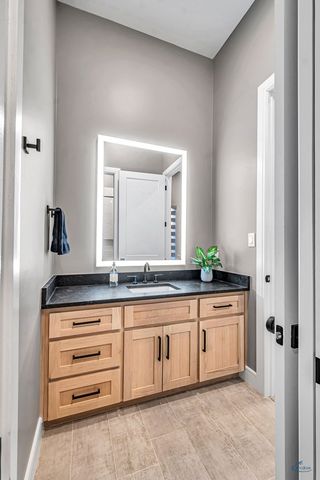 5211 Balfour Ct, Midland, TX 79707