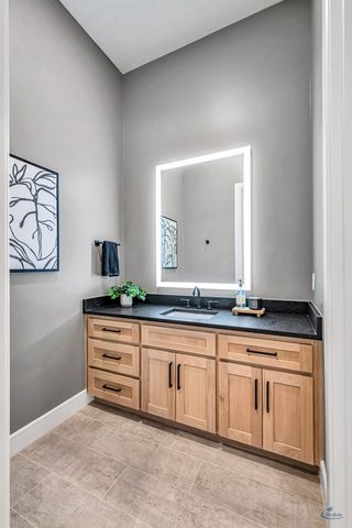 5211 Balfour Ct, Midland, TX 79707