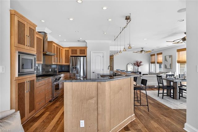 3800 DuPont Cir Unit 505, Virginia Beach, VA 23455