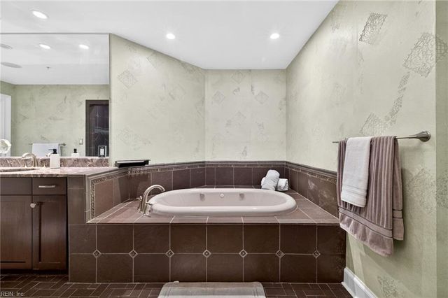 3800 DuPont Cir Unit 505, Virginia Beach, VA 23455