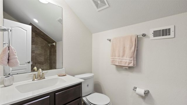 15314 Icet Creek Ave, Mont Belvieu, TX 77523