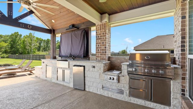 15314 Icet Creek Ave, Mont Belvieu, TX 77523