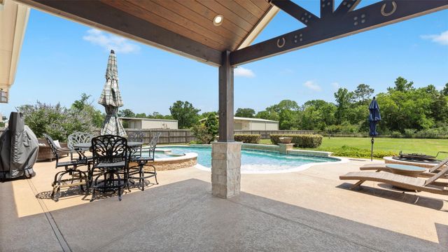 15314 Icet Creek Ave, Mont Belvieu, TX 77523