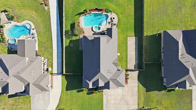 15314 Icet Creek Ave, Mont Belvieu, TX 77523