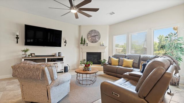 15314 Icet Creek Ave, Mont Belvieu, TX 77523