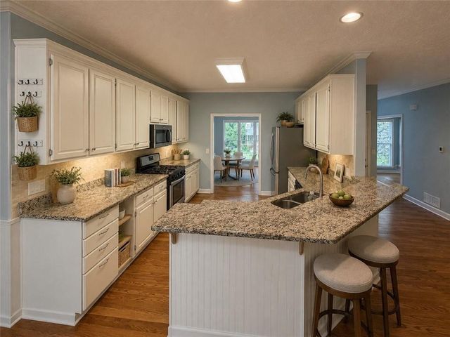210 Pinehill Lane, Woodstock, GA 30188