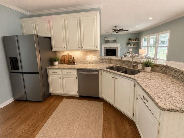 210 Pinehill Lane, Woodstock, GA 30188