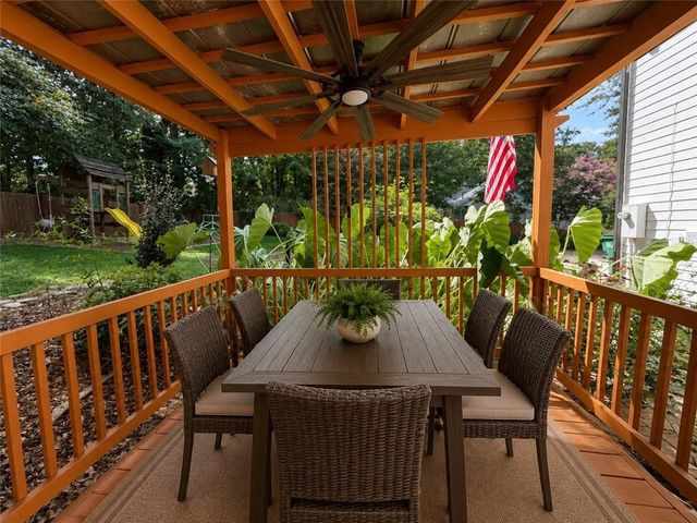 210 Pinehill Lane, Woodstock, GA 30188