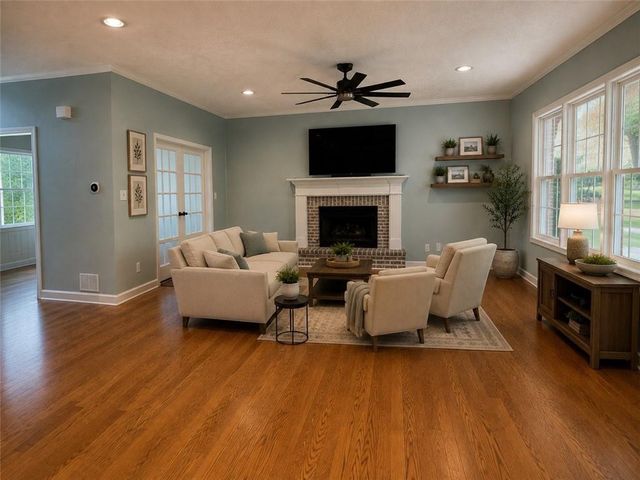 210 Pinehill Lane, Woodstock, GA 30188