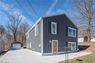 266 Hazelwood Avenue, Barberton, OH 44203