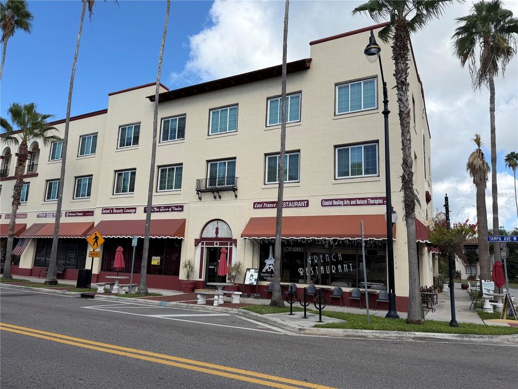 Image 1 of property listing at 220 TAMPA AVENUE W 9A, Venice, FL 34285