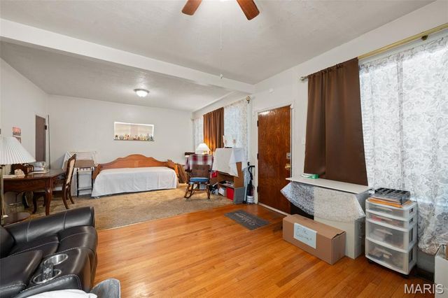 4309 Dewey Avenue, St Louis, MO 63116