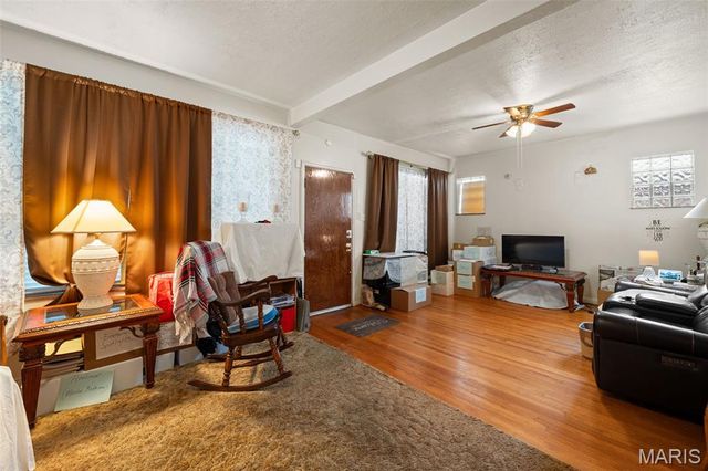 4309 Dewey Avenue, St Louis, MO 63116
