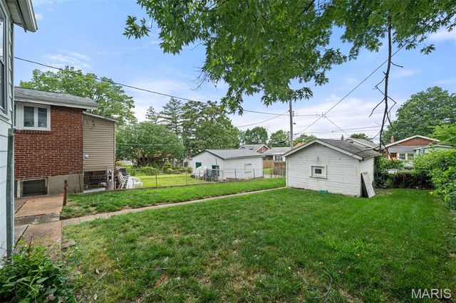4309 Dewey Avenue, St Louis, MO 63116