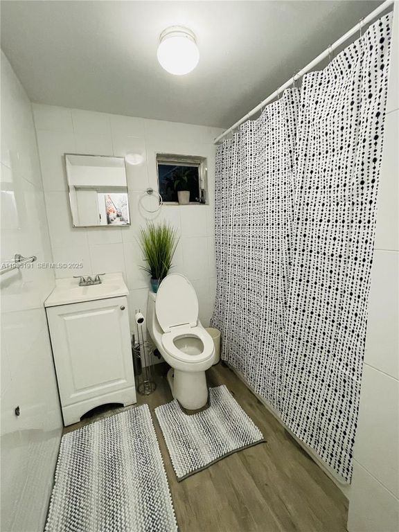 Image 10 of property listing at 2757 SW 34th Ave, Miami, FL 33133