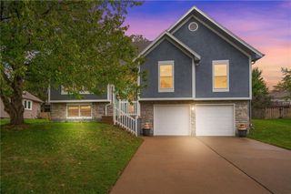 4605 NE Kingston Drive, Lee's Summit, MO 64064