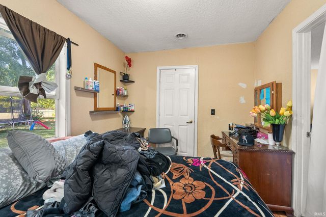 2302 Strathmore Street, Fort Wayne, IN 46802