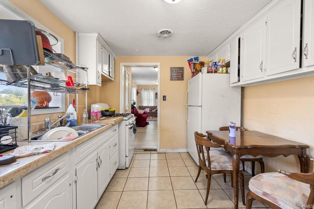 2302 Strathmore Street, Fort Wayne, IN 46802