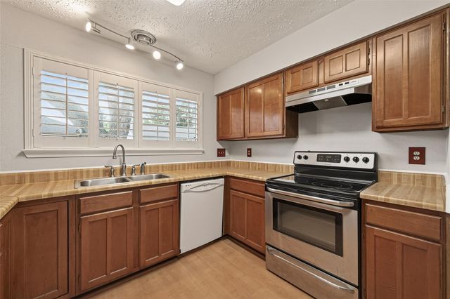 16734 Pebbleglen Drive, Houston, TX 77095