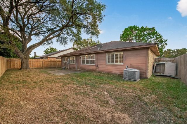 16734 Pebbleglen Drive, Houston, TX 77095