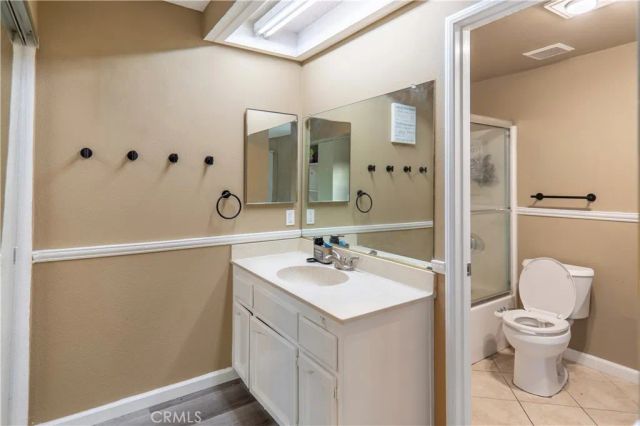 1260 E La Palma, Anaheim, CA 92805