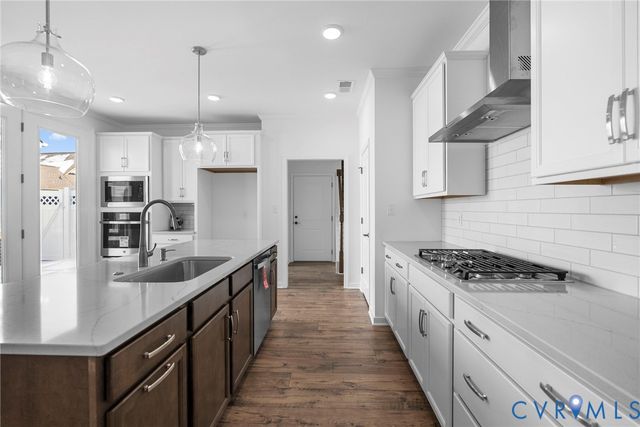 6726 Mayland Ridge Ln, Moseley, VA 23120